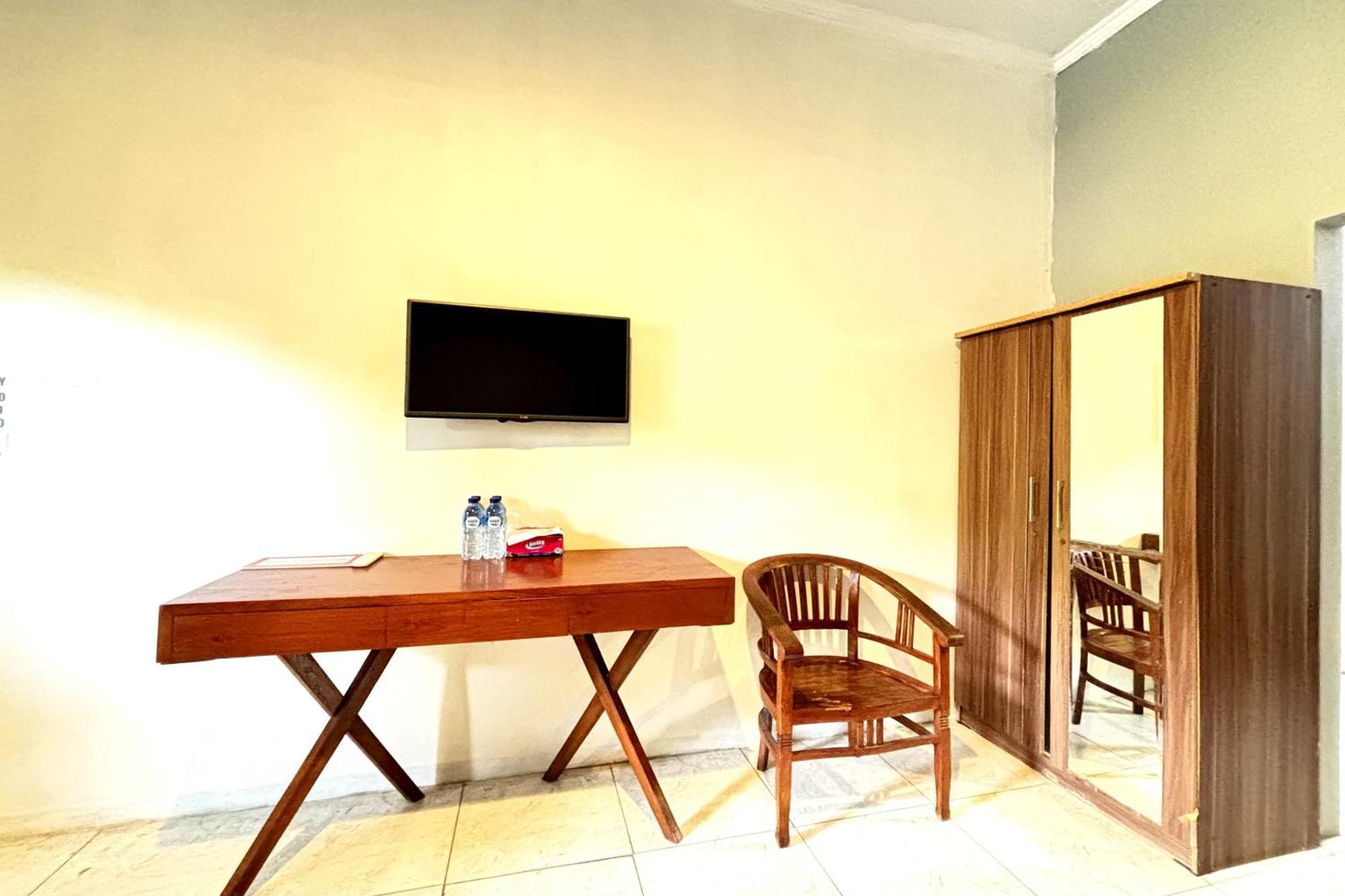 Ketapang Guesthouse Echo Beach Canggu Exterior photo